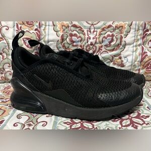 Nike 270 1Y (youth/little kid size)- all black